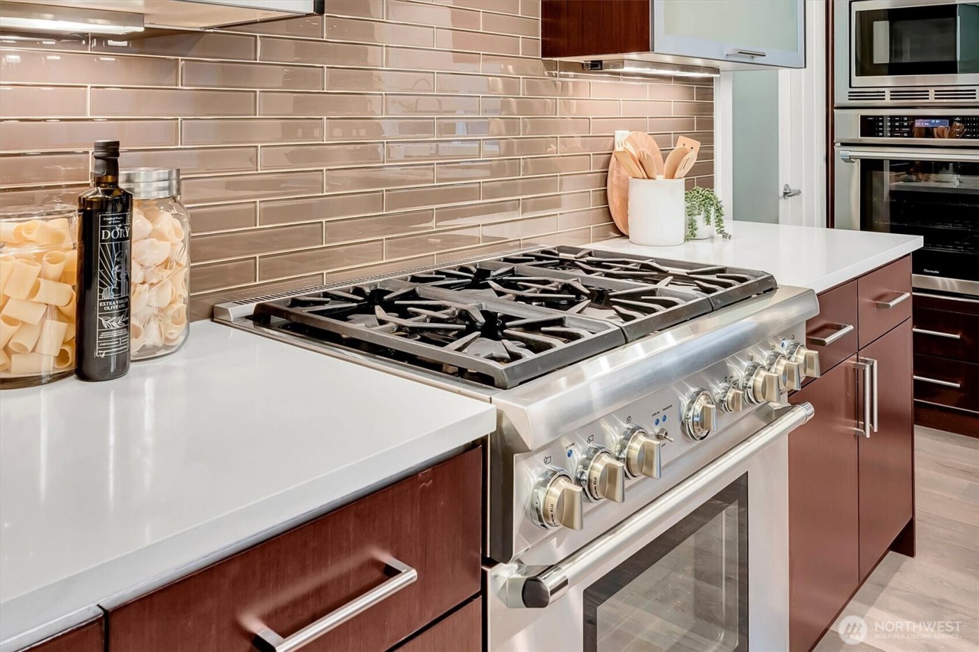 11421 NE 88th Street , Kirkland, WA 98033-5741