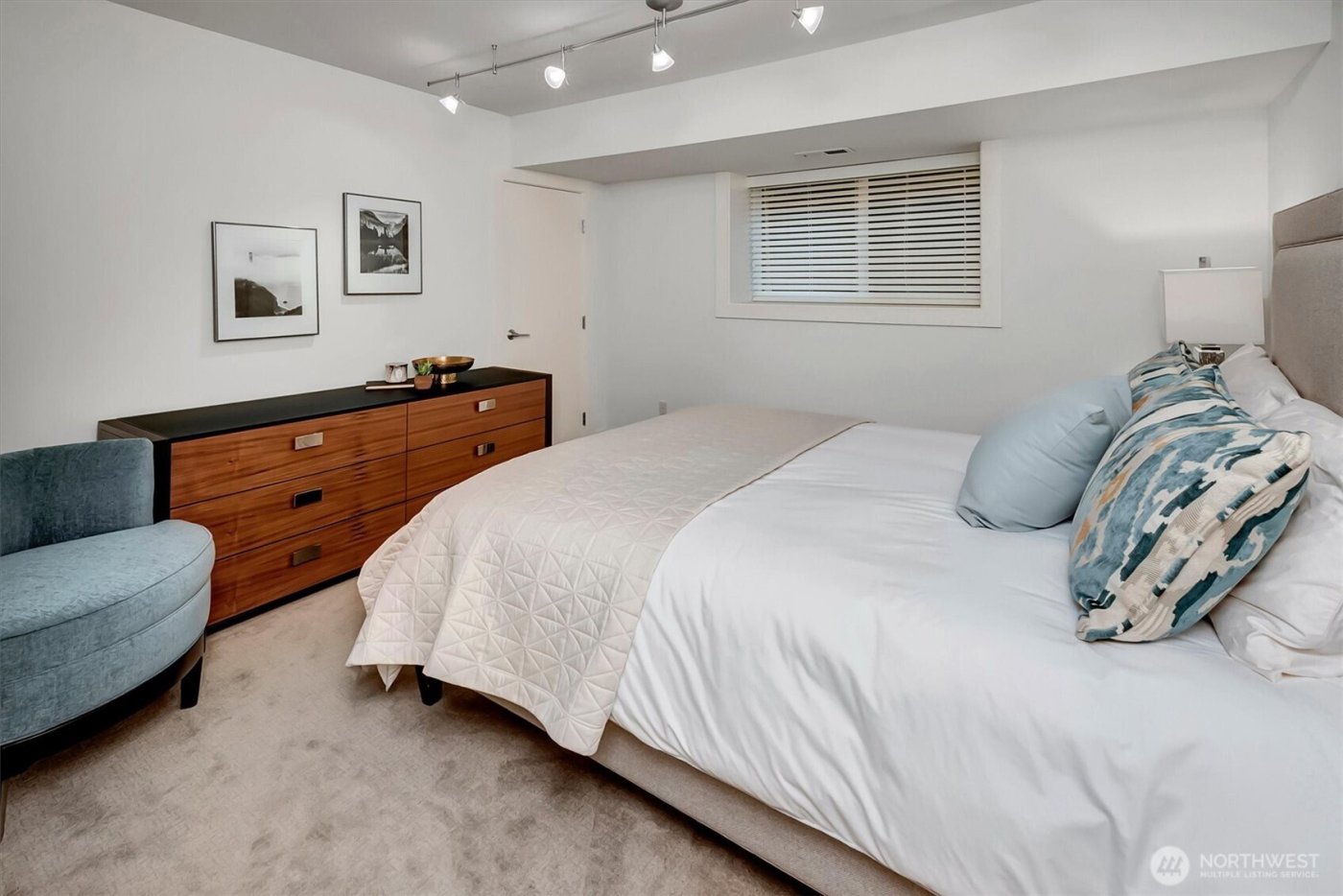 11421 NE 88th Street , Kirkland, WA 98033-5741