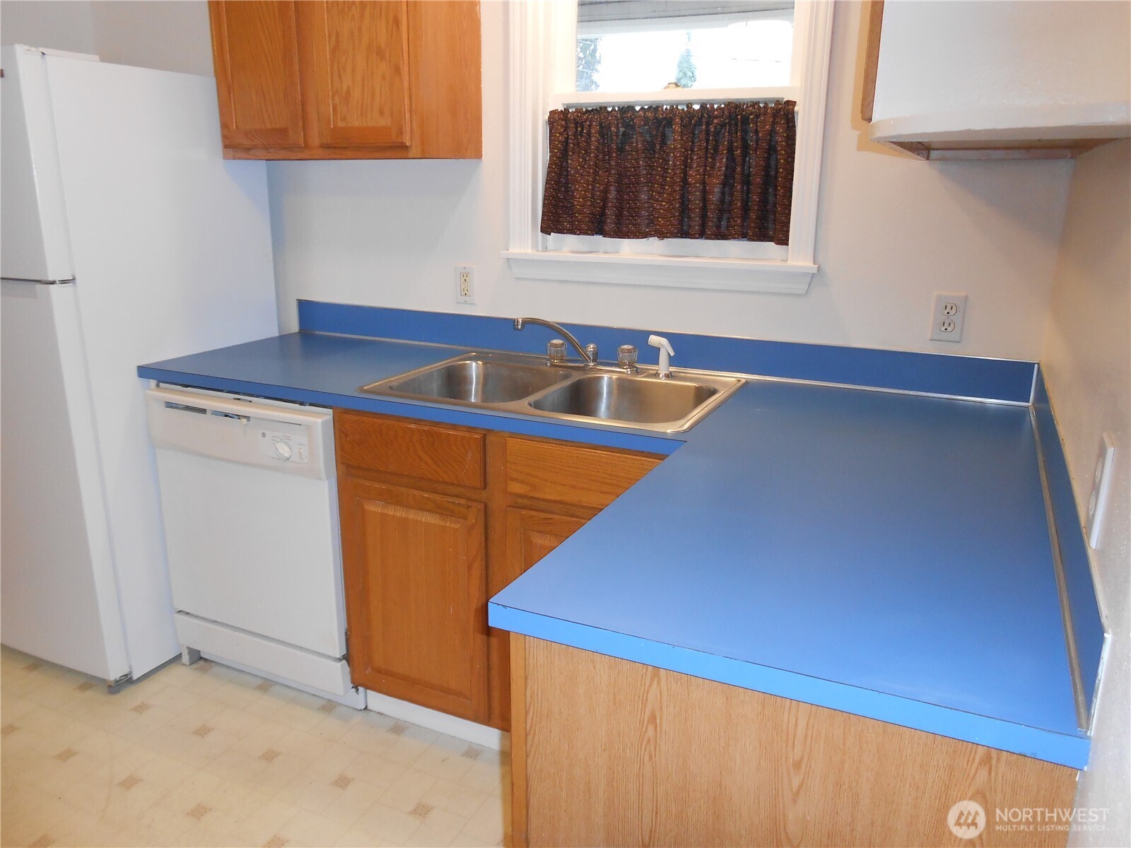 901 Pleasant Avenue , Bremerton, WA 98337