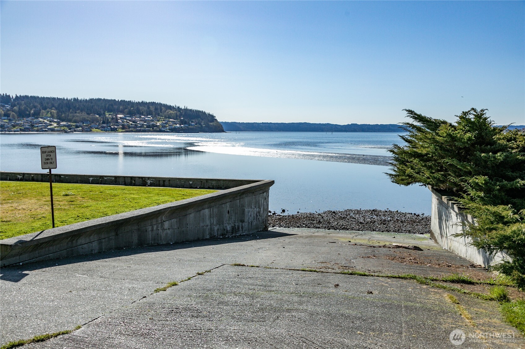 7847 Blakely Avenue , Clinton, WA 98236