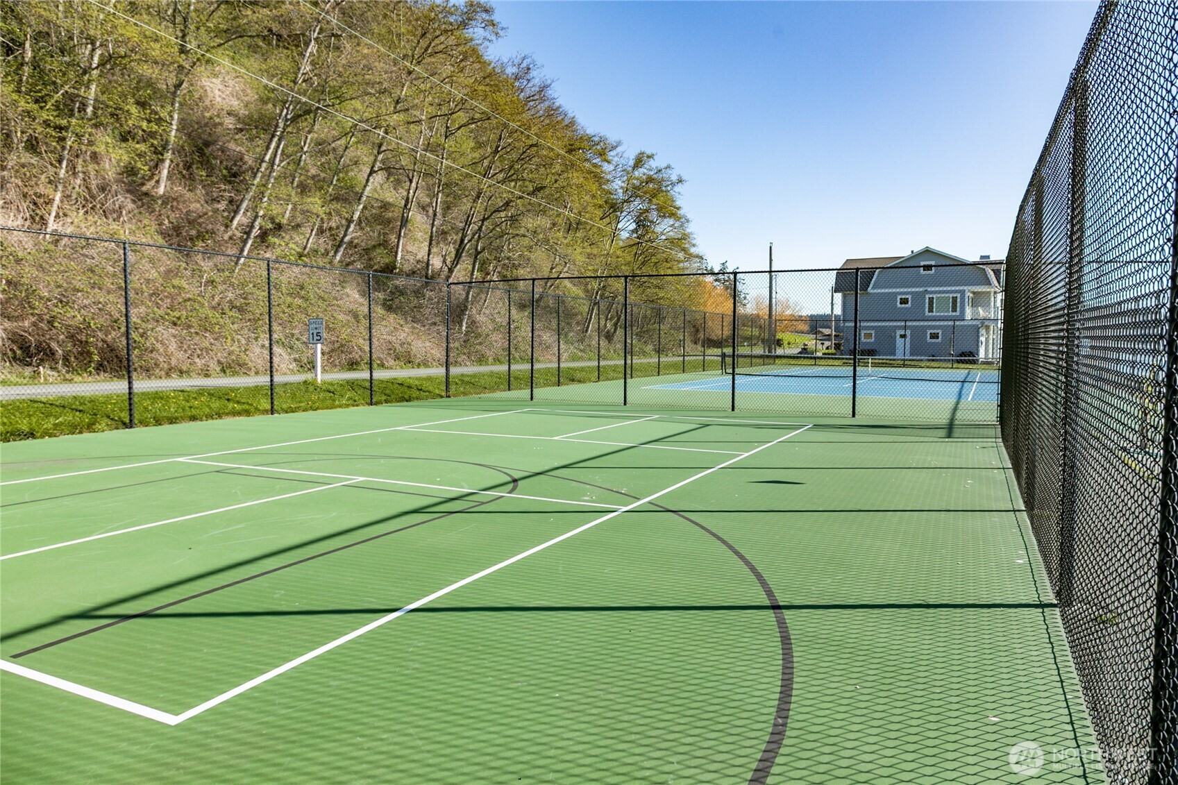 7847 Blakely Avenue , Clinton, WA 98236