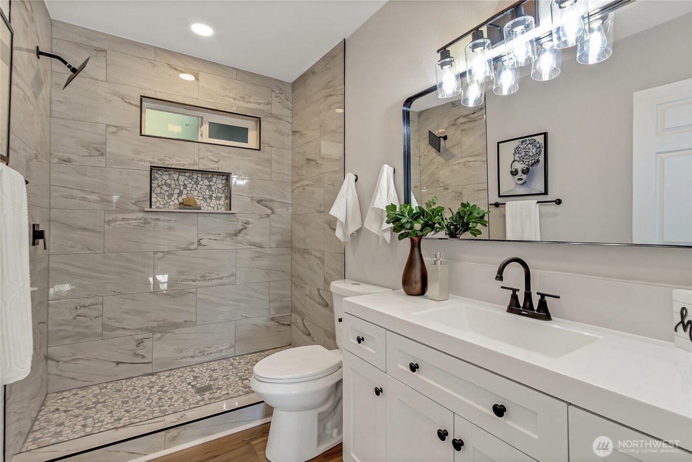 2411 Queets Avenue , Hoquiam, WA 98550