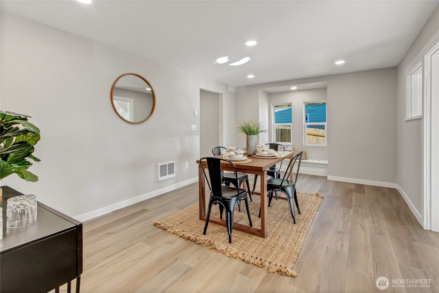 2411 Queets Avenue , Hoquiam, WA 98550