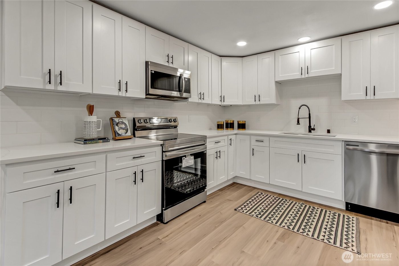 2411 Queets Avenue , Hoquiam, WA 98550