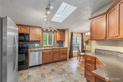 369 W Tahuyeh Drive , Bremerton, WA 98312 - Photo 11