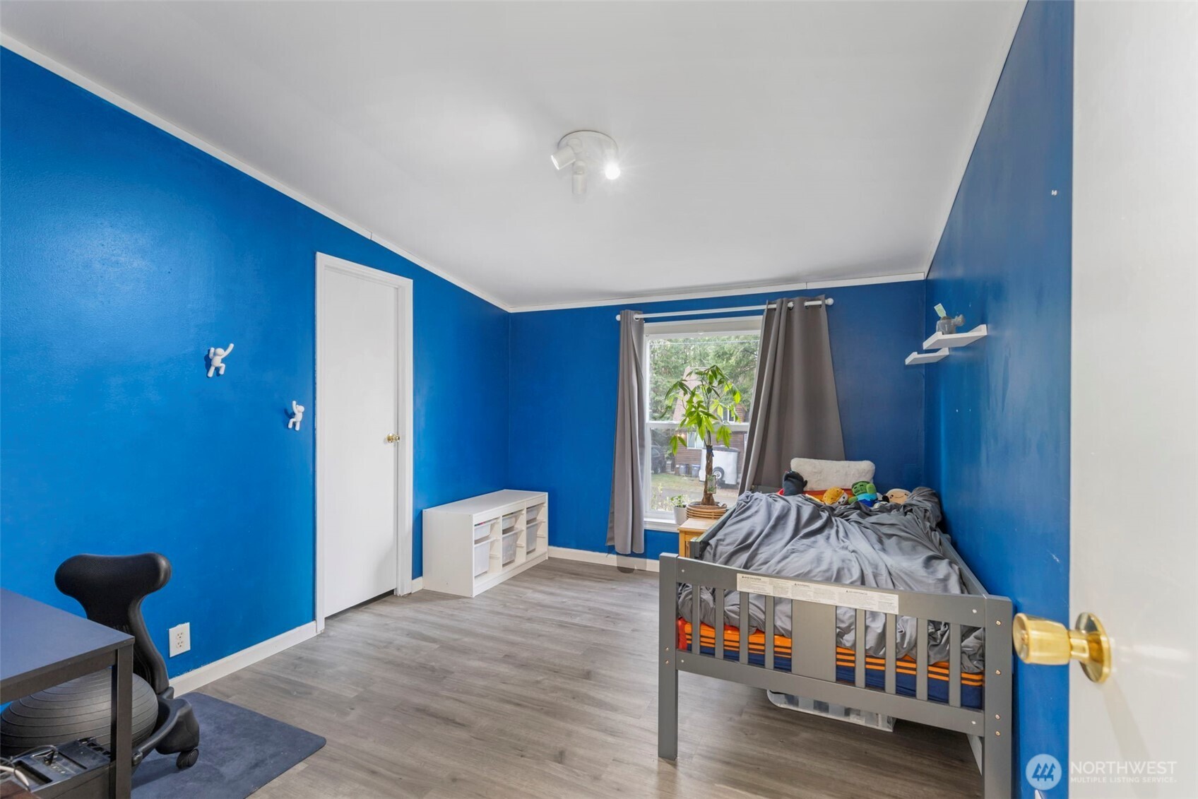 369 W Tahuyeh Drive , Bremerton, WA 98312