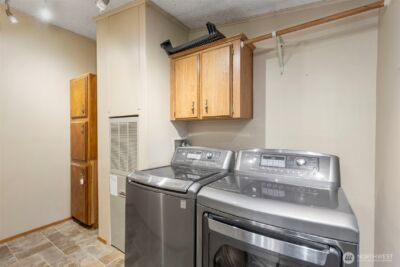 369 W Tahuyeh Drive , Bremerton, WA 98312 - Photo 19