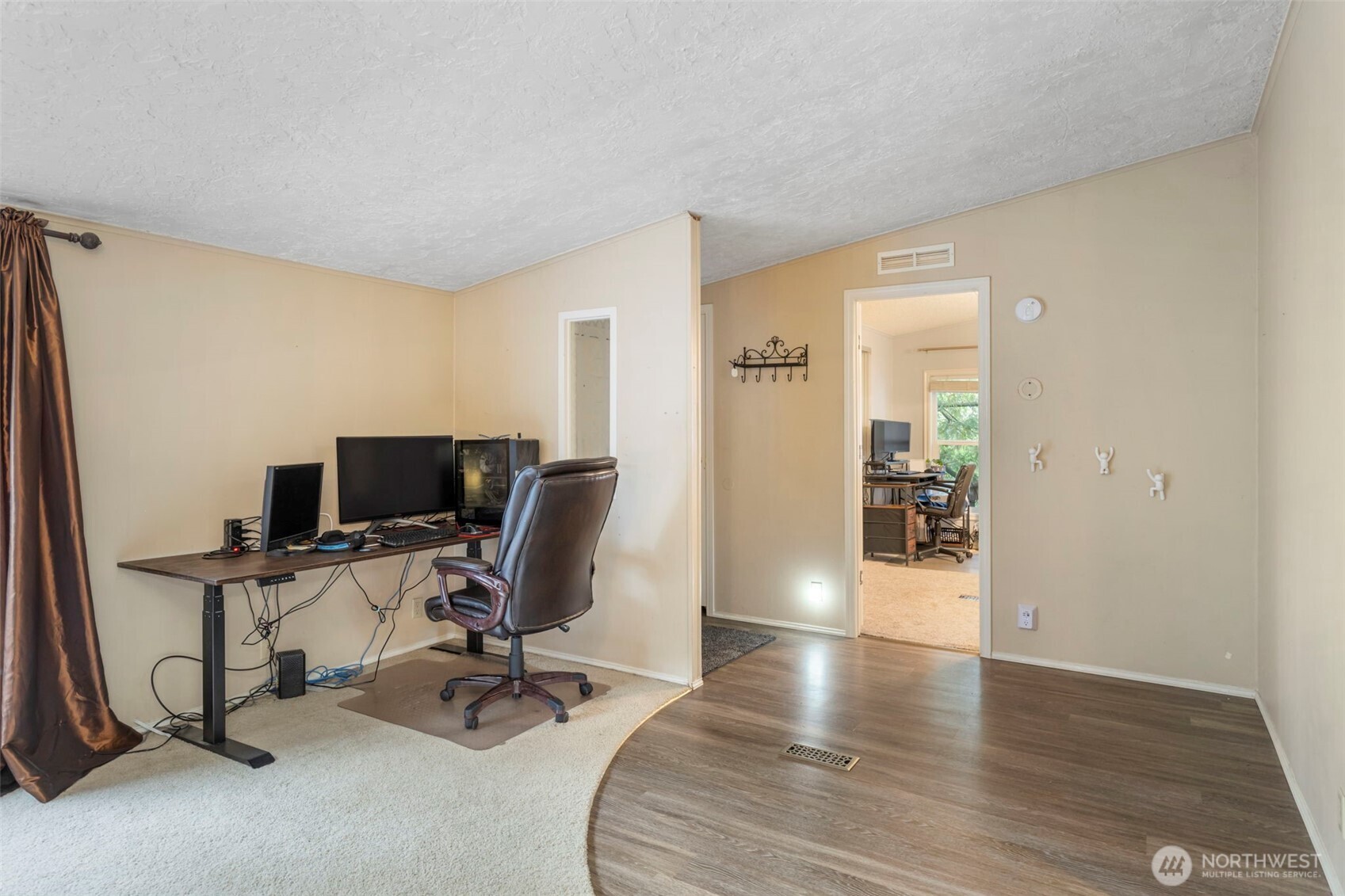 369 W Tahuyeh Drive , Bremerton, WA 98312