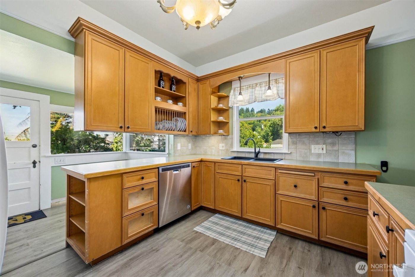 668 NW Folsom Street , Chehalis, WA 98532