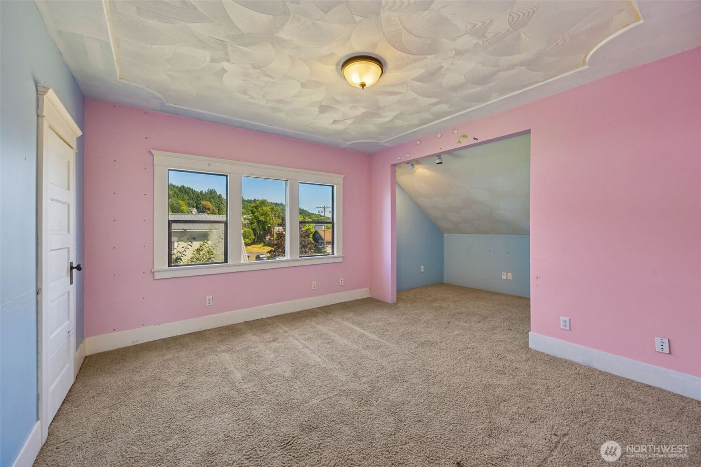 668 NW Folsom Street , Chehalis, WA 98532