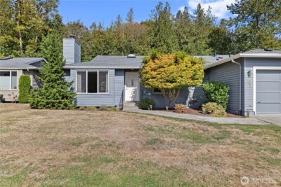 2631 Club Court #305, Mount Vernon, WA 98273 - Photo 2