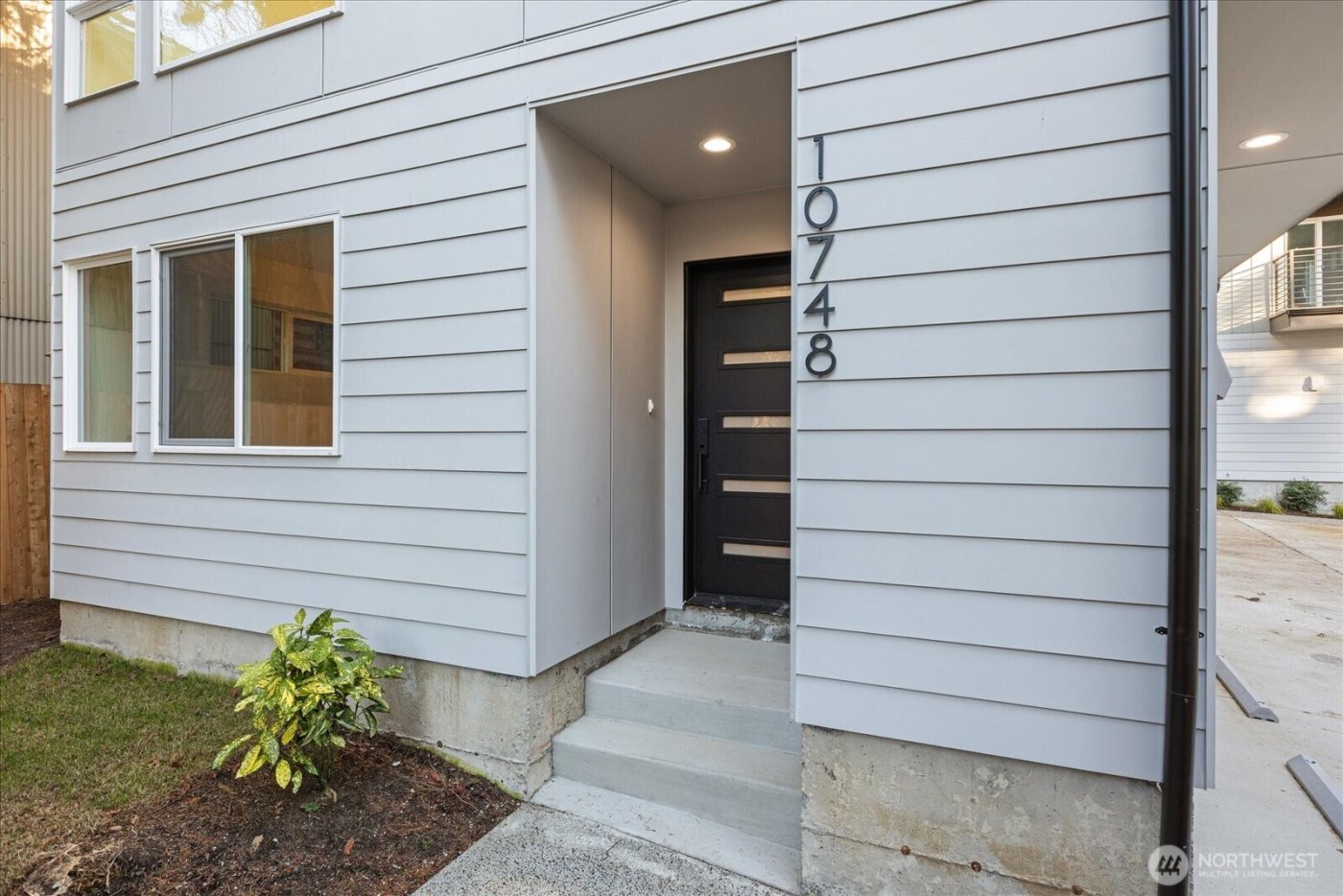 10748 Interlake Avenue N, Seattle, WA 98133