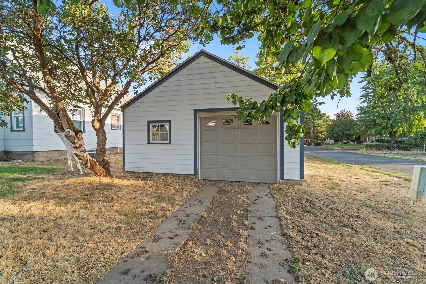 115 W 2nd Street , Waitsburg, WA 99361