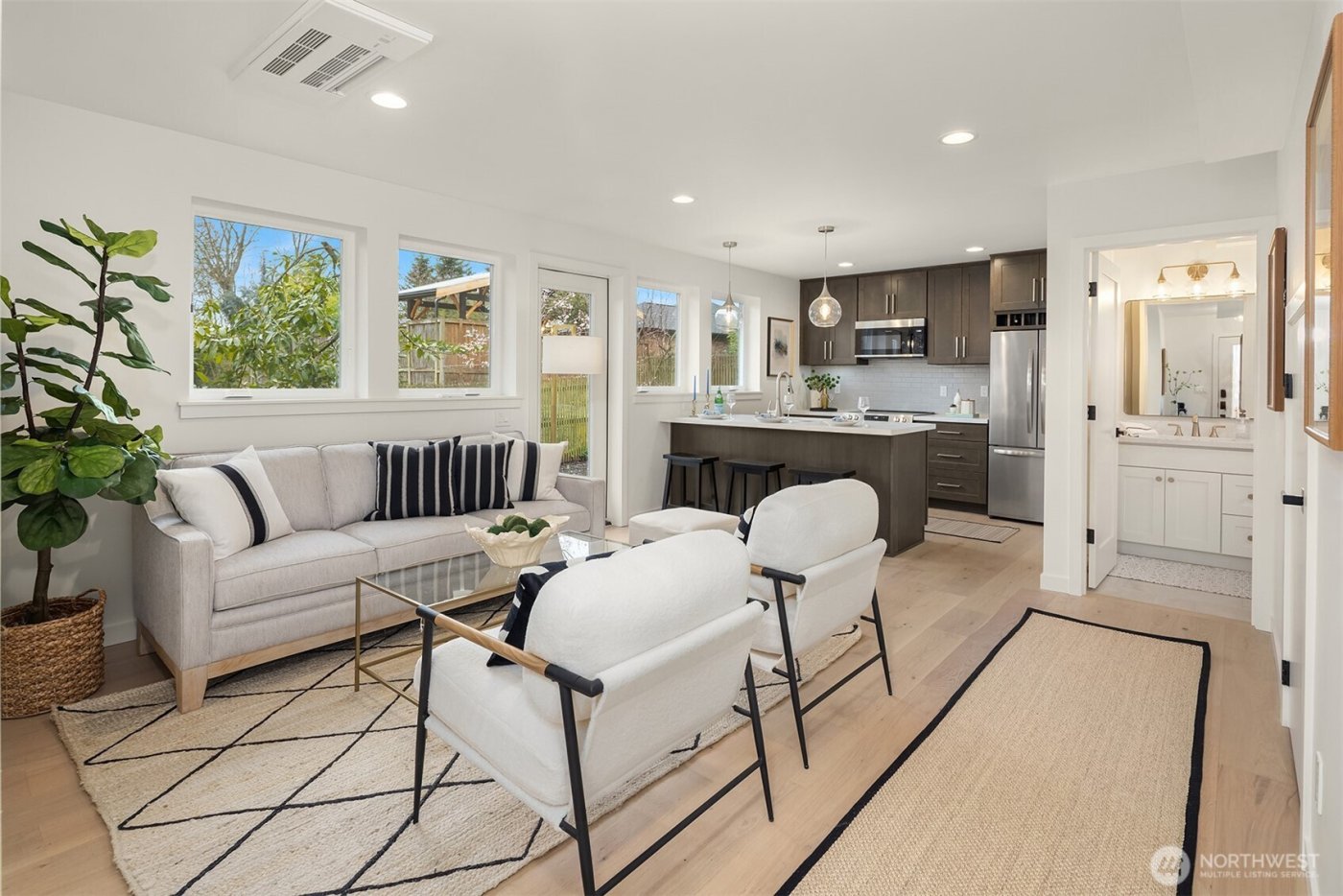 7521 12th Avenue NW, Seattle, WA 98117