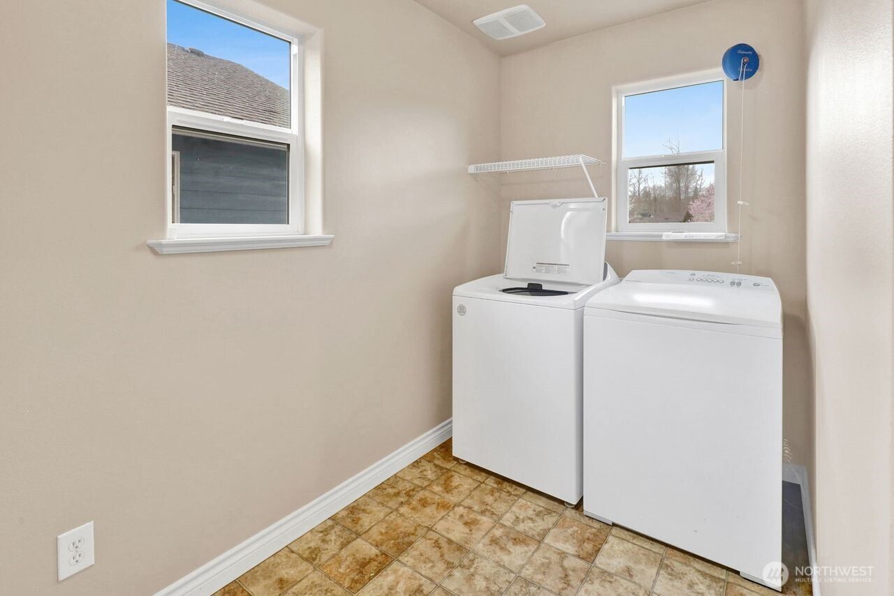 814 E Kellogg Road , Bellingham, WA 98226