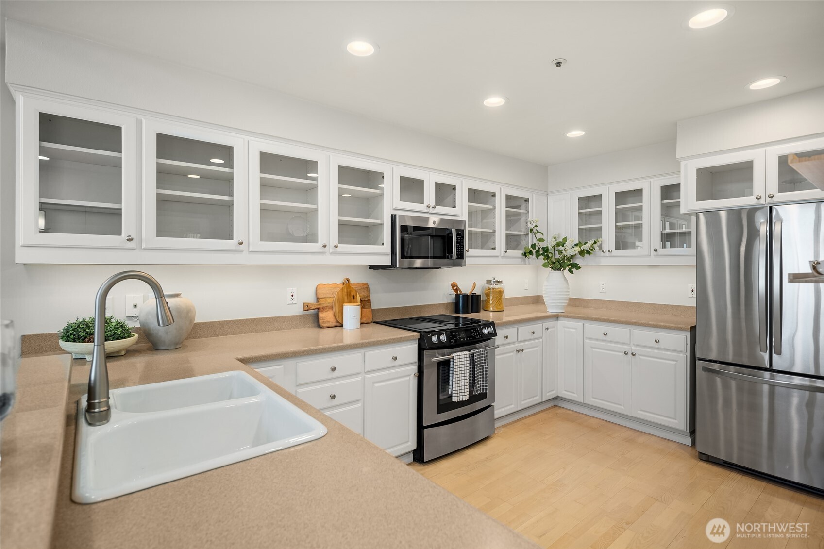 2400 8th Avenue N #2, Seattle, WA 98109