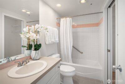 2400 8th Avenue N #2, Seattle, WA 98109 - Photo 13