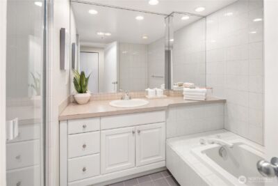 2400 8th Avenue N #2, Seattle, WA 98109 - Photo 17