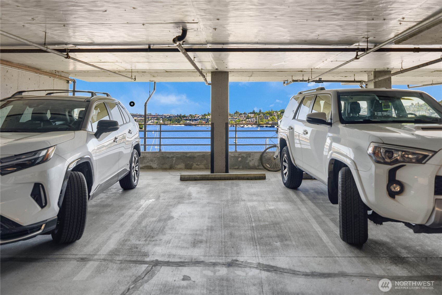 2400 8th Avenue N #2, Seattle, WA 98109