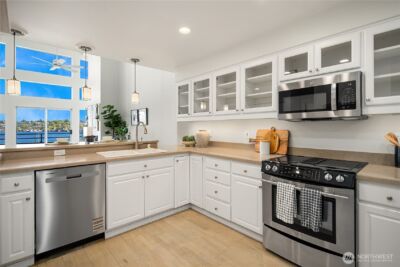 2400 8th Avenue N #2, Seattle, WA 98109 - Photo 9