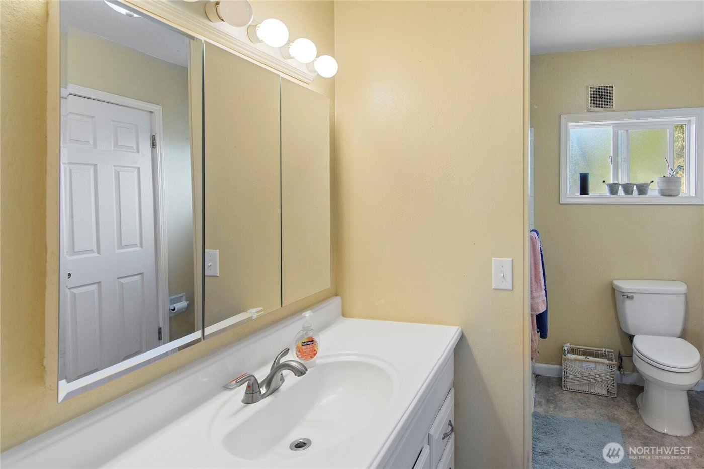 1108 Highland Avenue , Bremerton, WA 98337