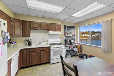 1108 Highland Avenue , Bremerton, WA 98337 - Photo 5