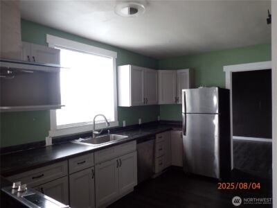 2002 Pacific Avenue , Aberdeen, WA 98520 - Photo 9