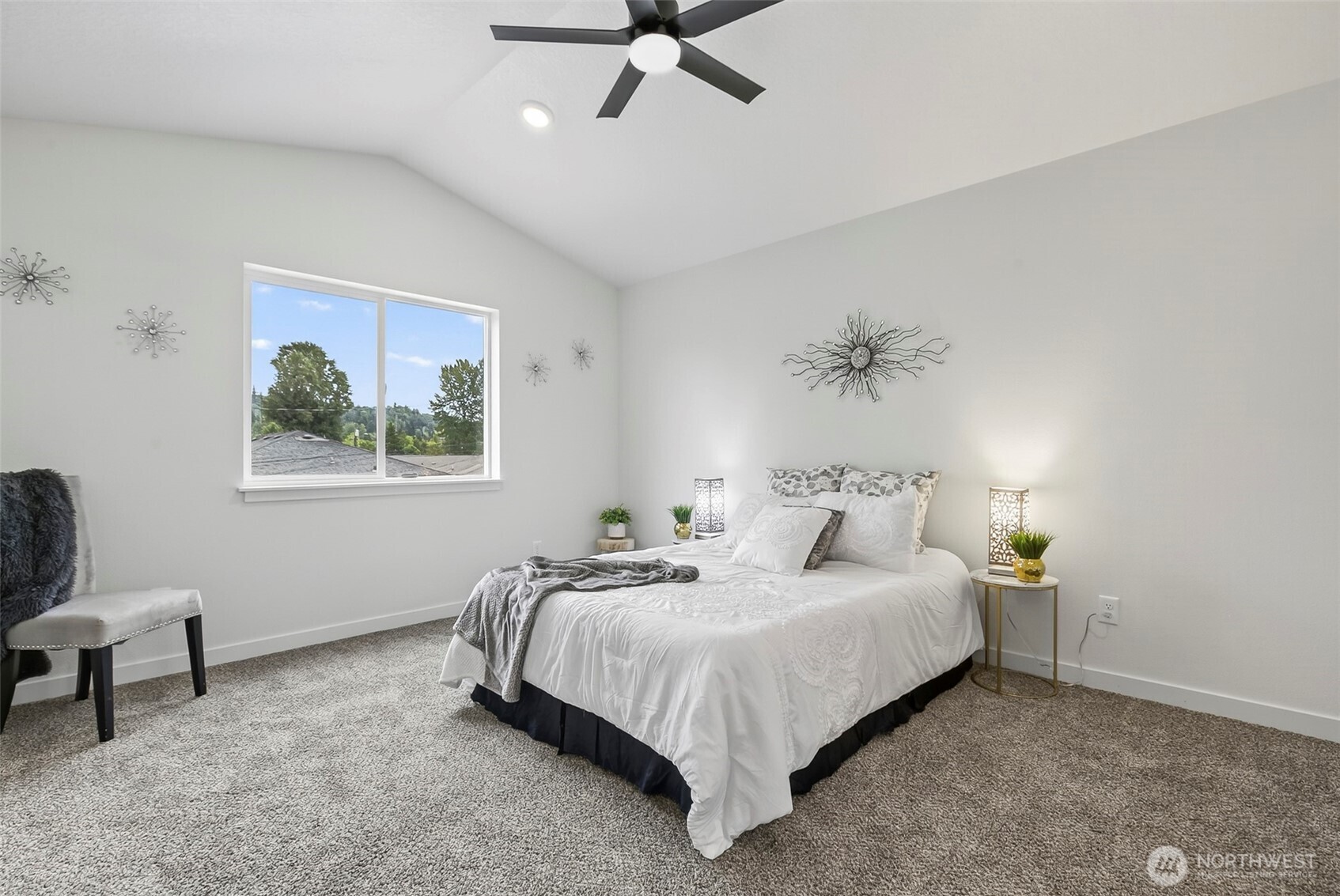 709 S 9th Avenue , Kelso, WA 98626