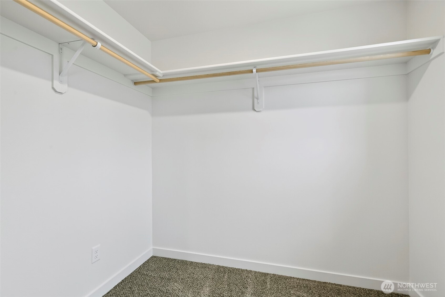 709 S 9th Avenue , Kelso, WA 98626