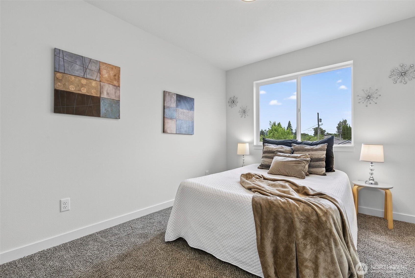 709 S 9th Avenue , Kelso, WA 98626