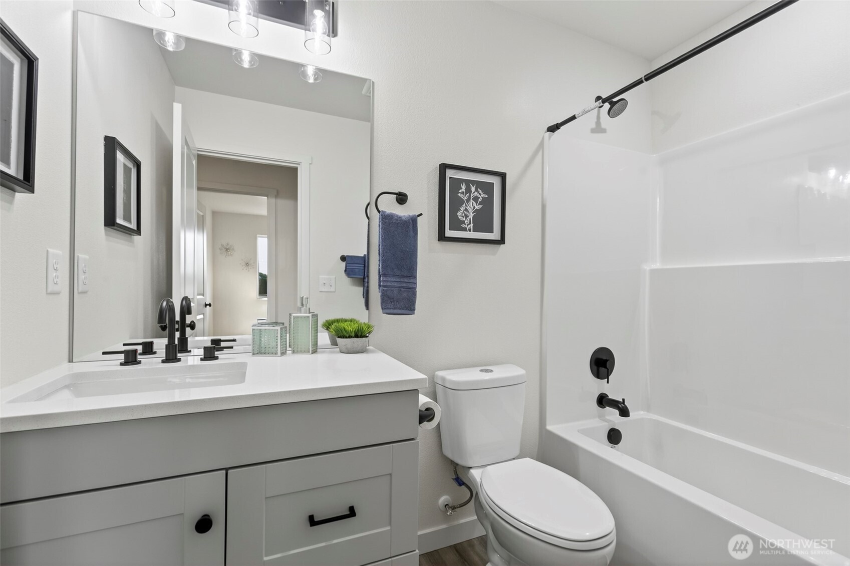 709 S 9th Avenue , Kelso, WA 98626