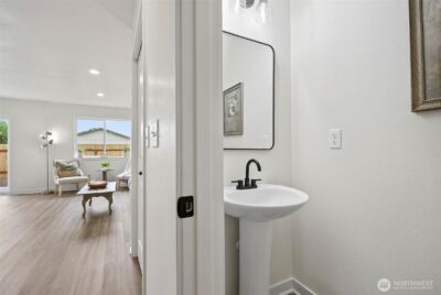 709 S 9th Avenue , Kelso, WA 98626 - Photo 4