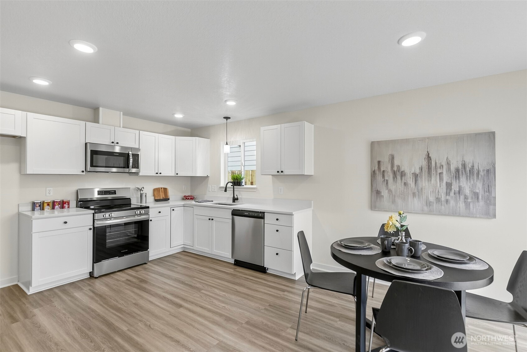 709 S 9th Avenue , Kelso, WA 98626