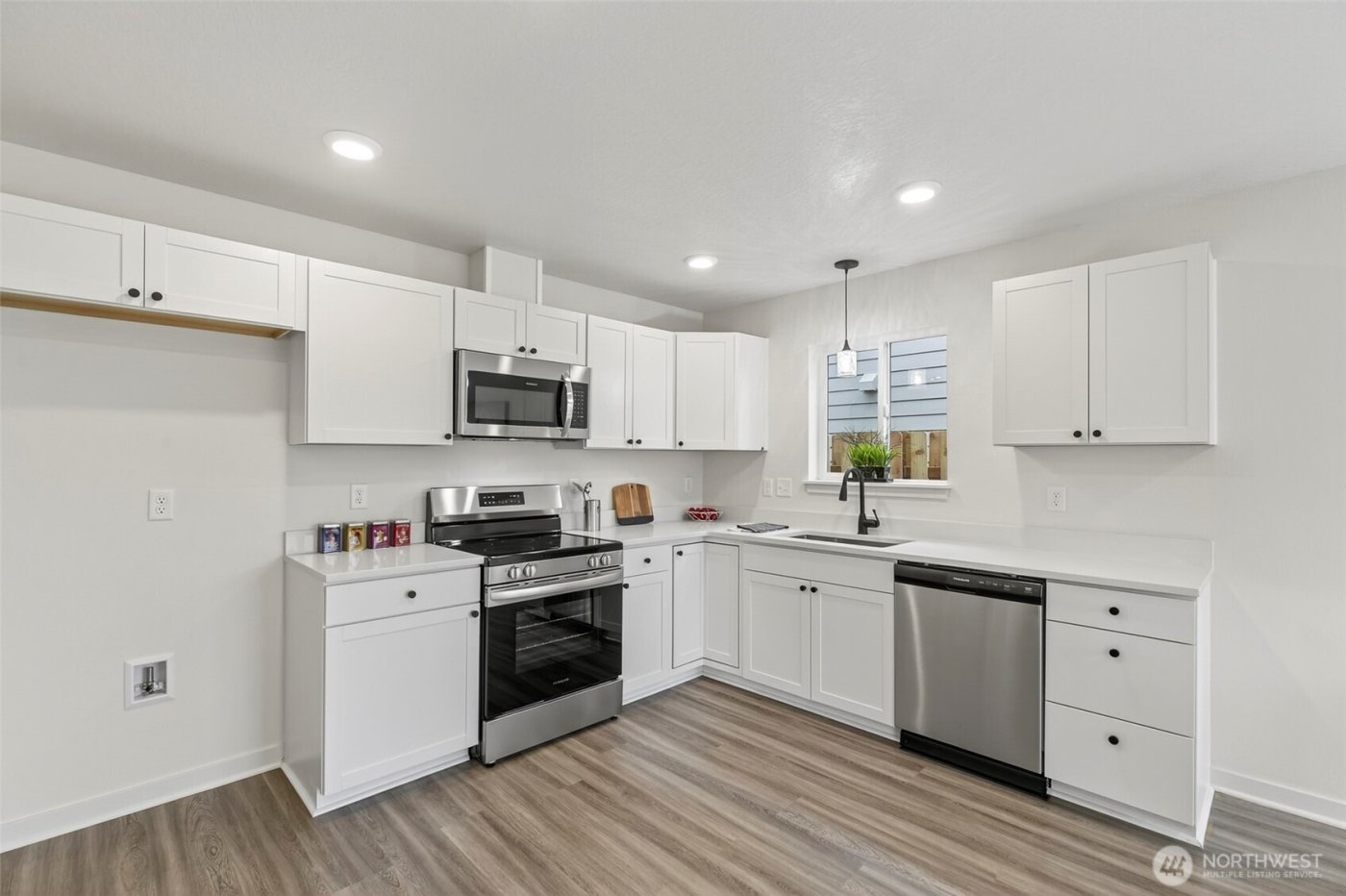 709 S 9th Avenue , Kelso, WA 98626