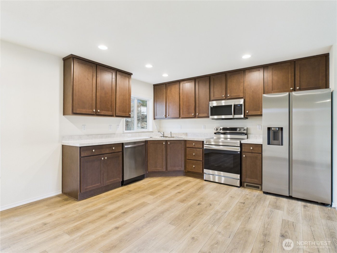 403 2nd Street SW, Rock Island, WA 98850