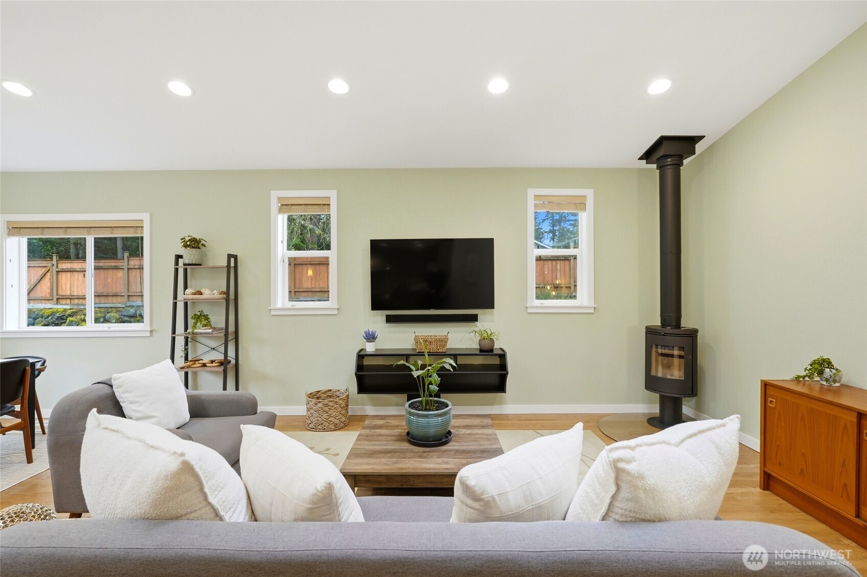 7804 200th Street SW, Edmonds, WA 98026