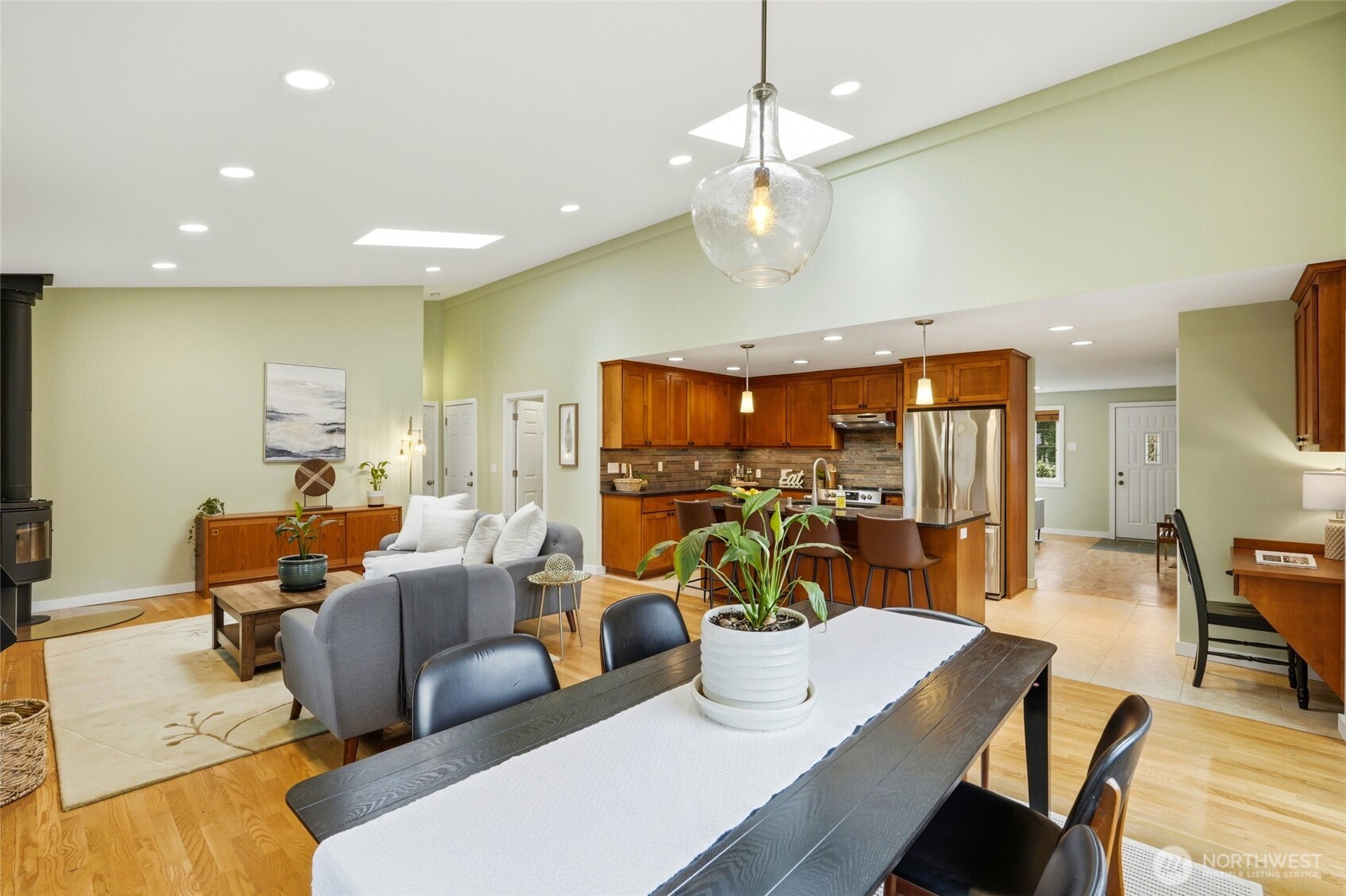 7804 200th Street SW, Edmonds, WA 98026