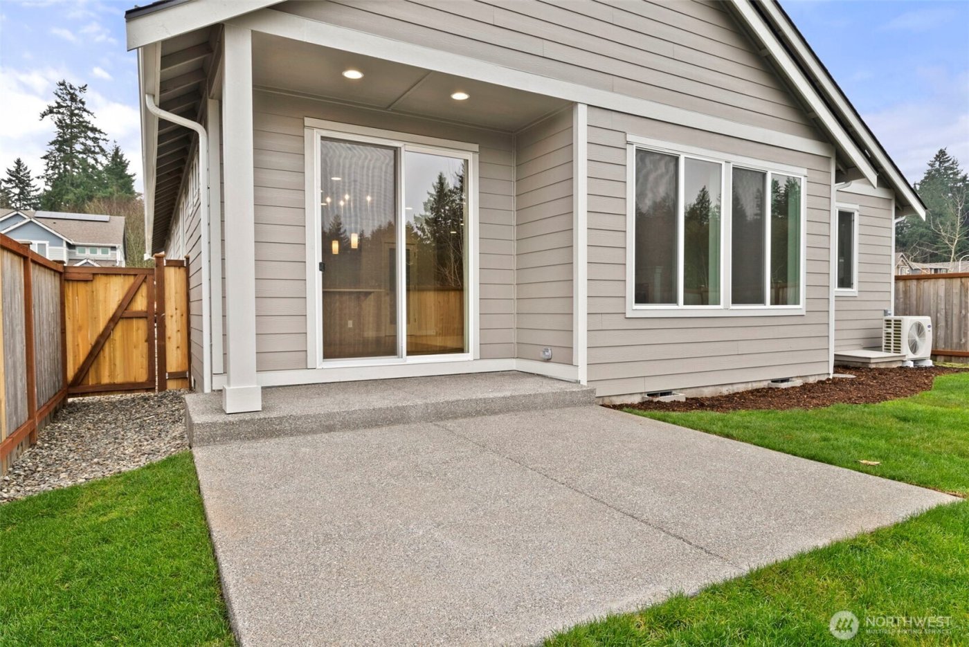 9057 Wyatt Loop SE, Tumwater, WA 98501