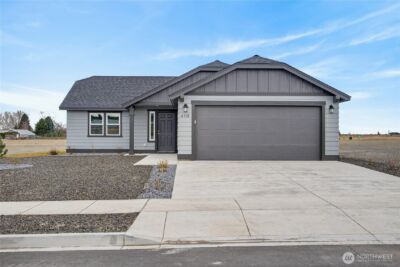 4332 W Sand Hill St , Moses Lake, WA 98837