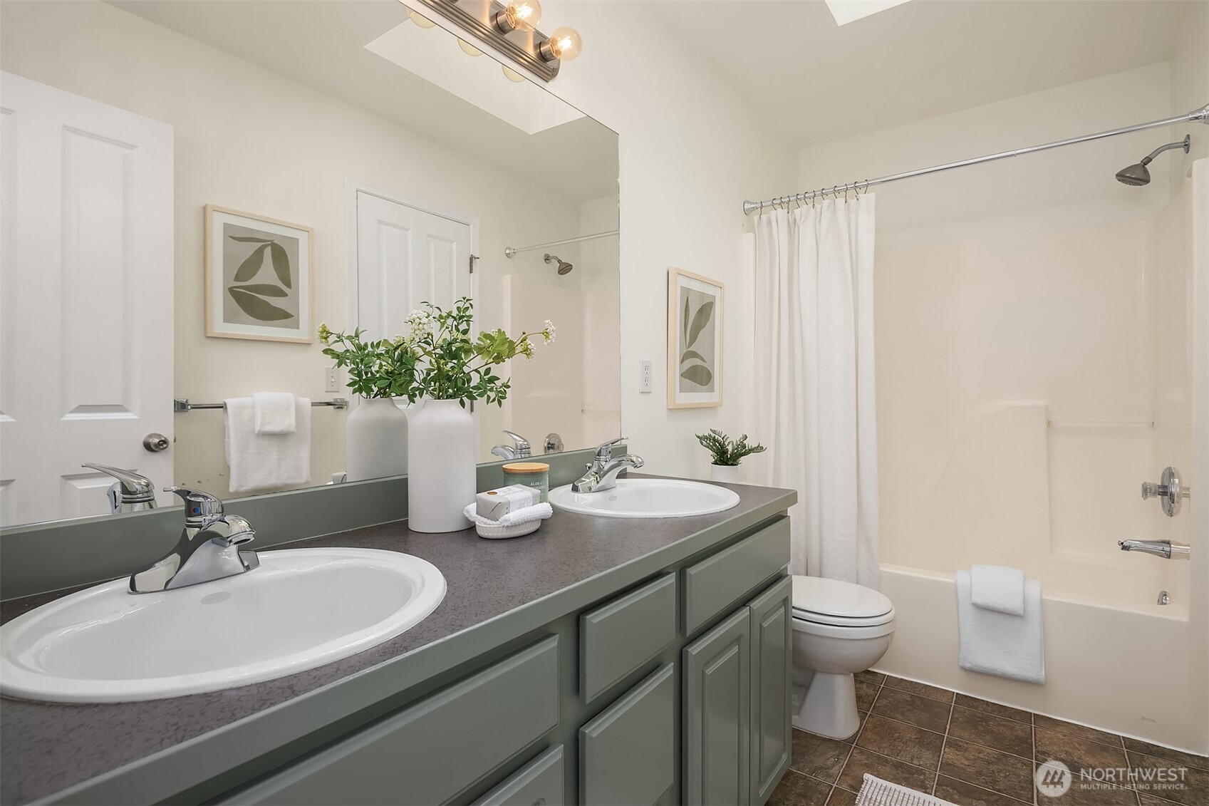 3932 S Lucile Street , Seattle, WA 98118