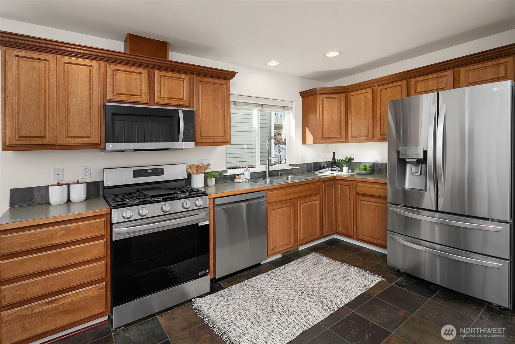 3932 S Lucile Street , Seattle, WA 98118