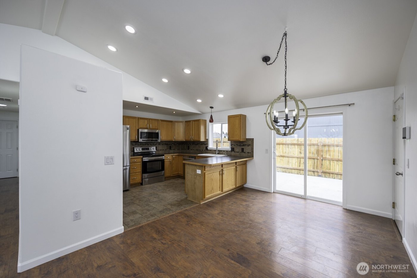 1401 S Hamilton Road , Moses Lake, WA 98837