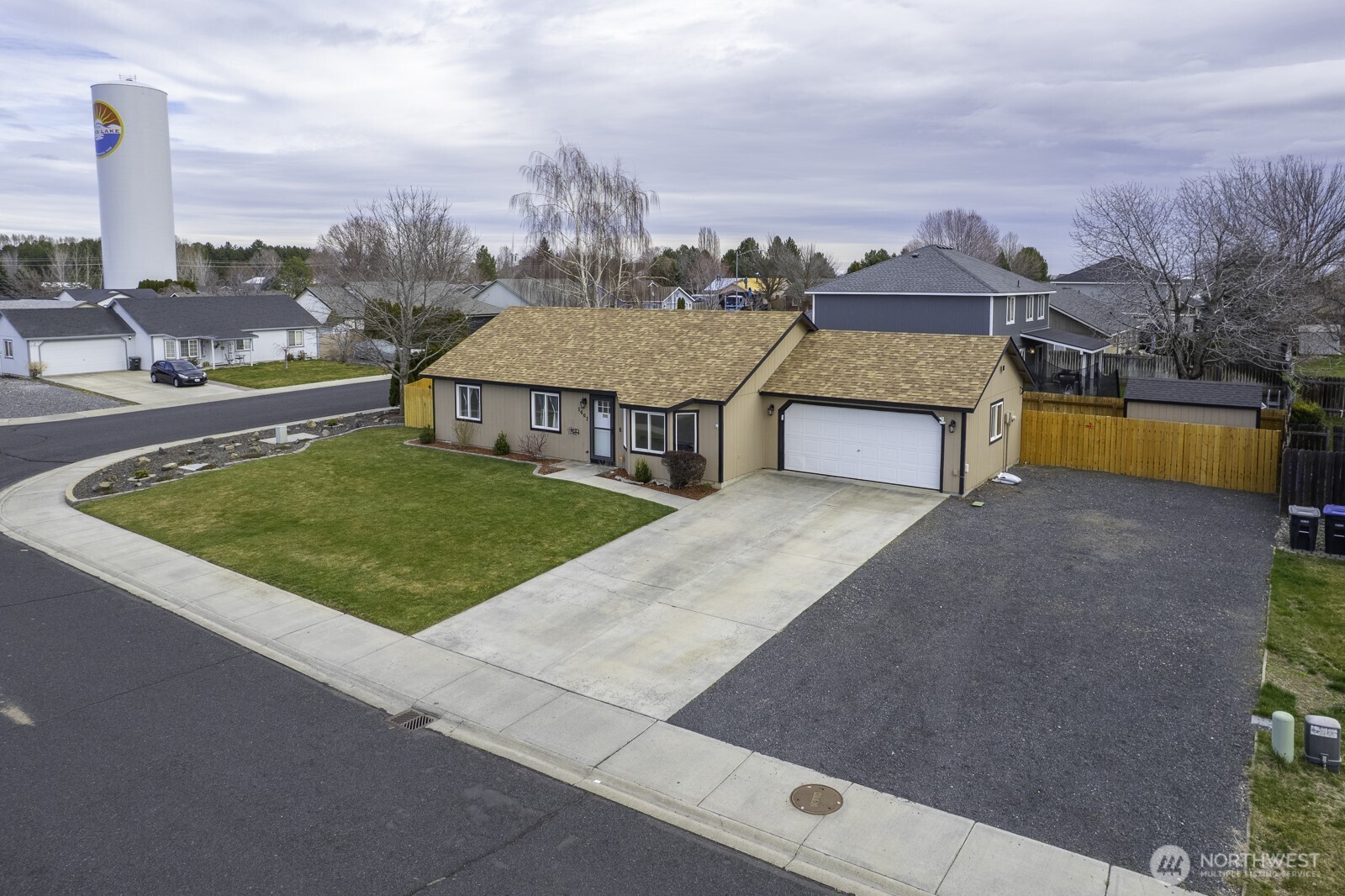 1401 S Hamilton Road , Moses Lake, WA 98837