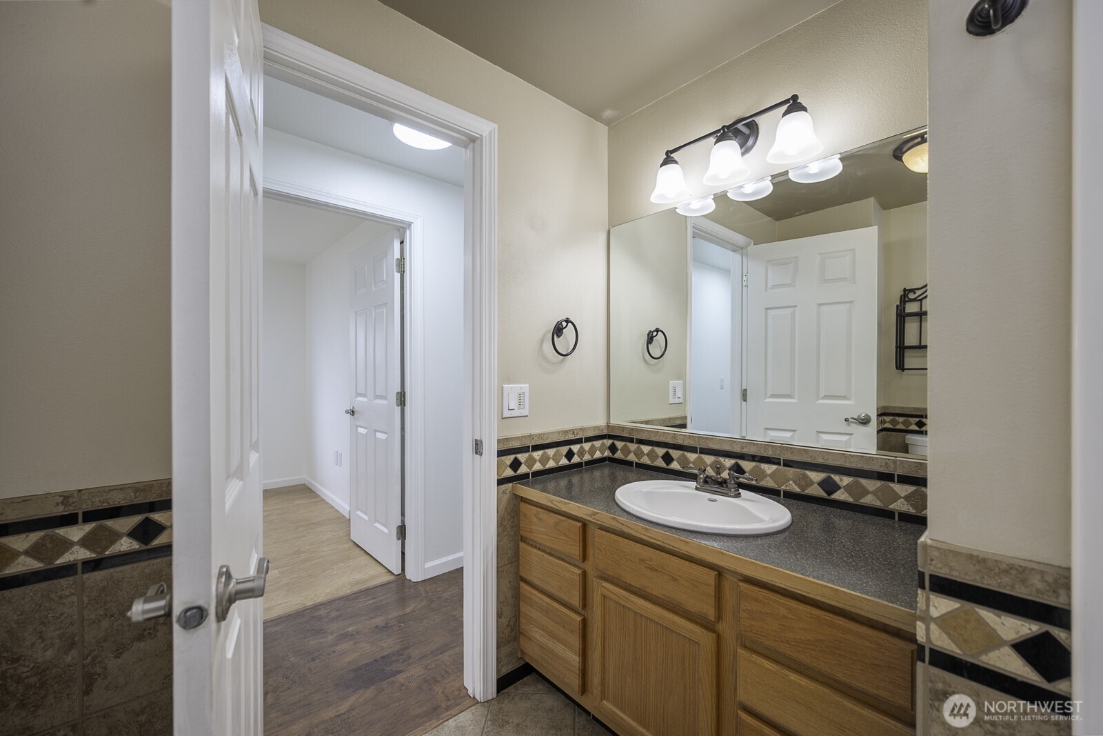 1401 S Hamilton Road , Moses Lake, WA 98837