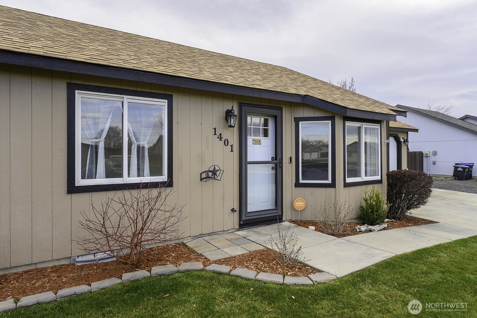 1401 S Hamilton Road , Moses Lake, WA 98837