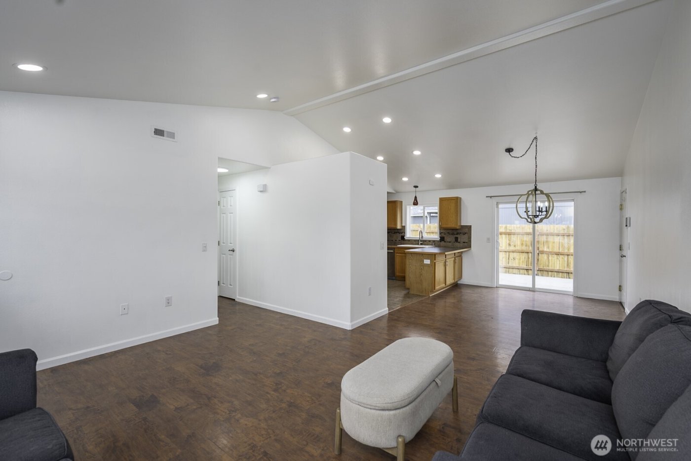 1401 S Hamilton Road , Moses Lake, WA 98837