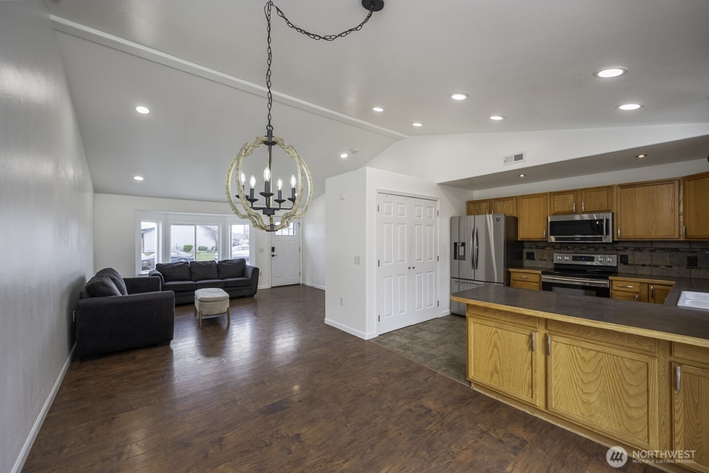 1401 S Hamilton Road , Moses Lake, WA 98837