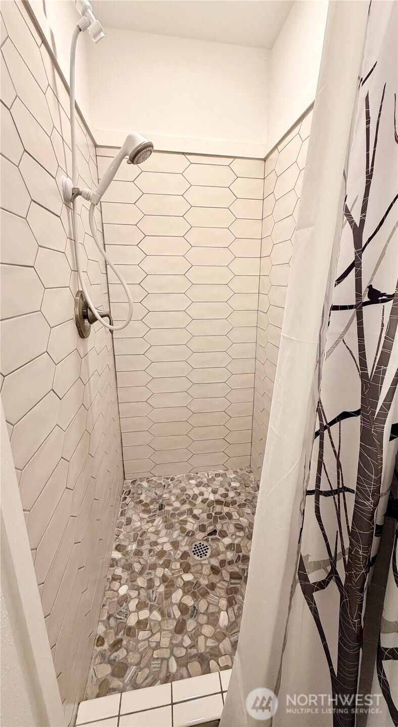 399 N Razor Clam Drive SW, Ocean Shores, WA 98569