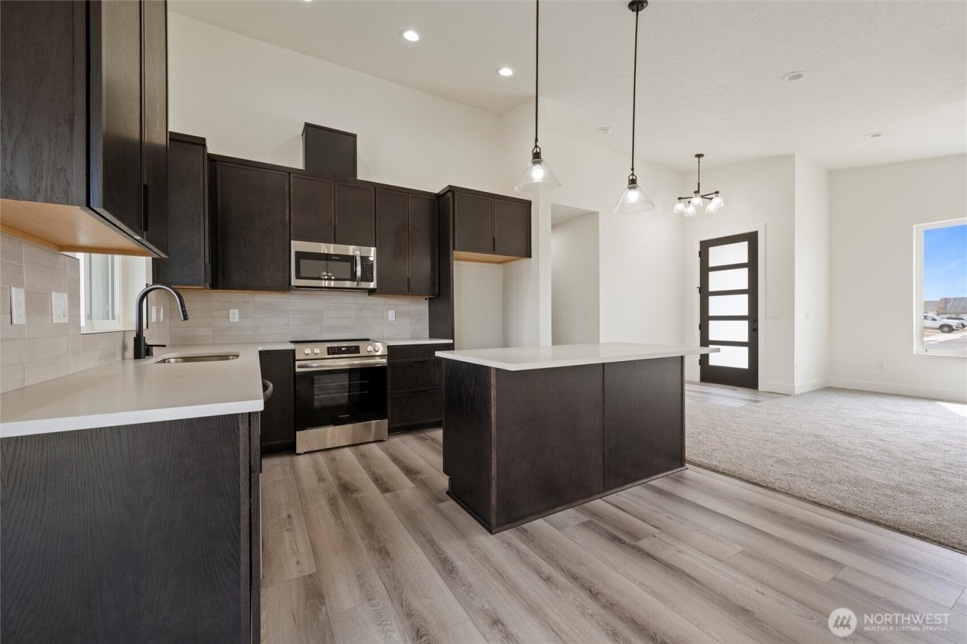 1239 E Mt Hood Street , Othello, WA 99344