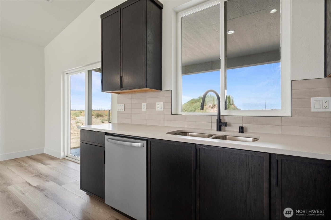 1239 E Mt Hood Street , Othello, WA 99344